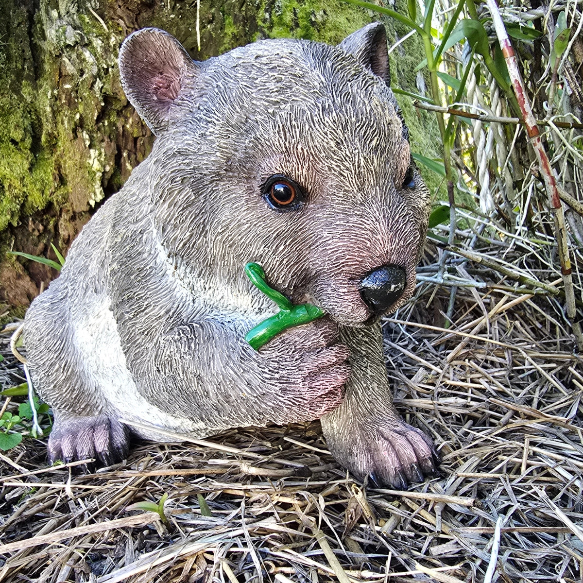 29cm Wombat Eating Leaves