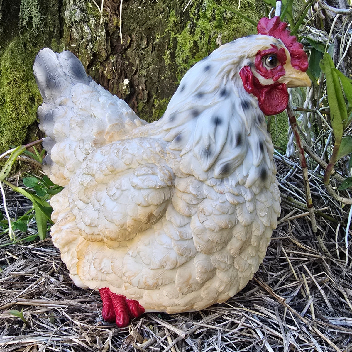 26cm White Sitting Chicken - Garden &amp; Home Ornament